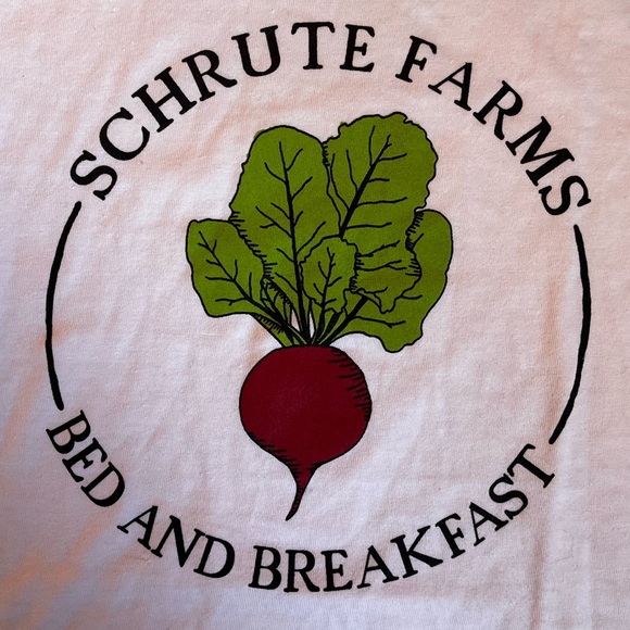 ✨NWOT✨ The Office - Schrute Farms Bed & Breakfast Tee - Size Small - Picture 2 of 6